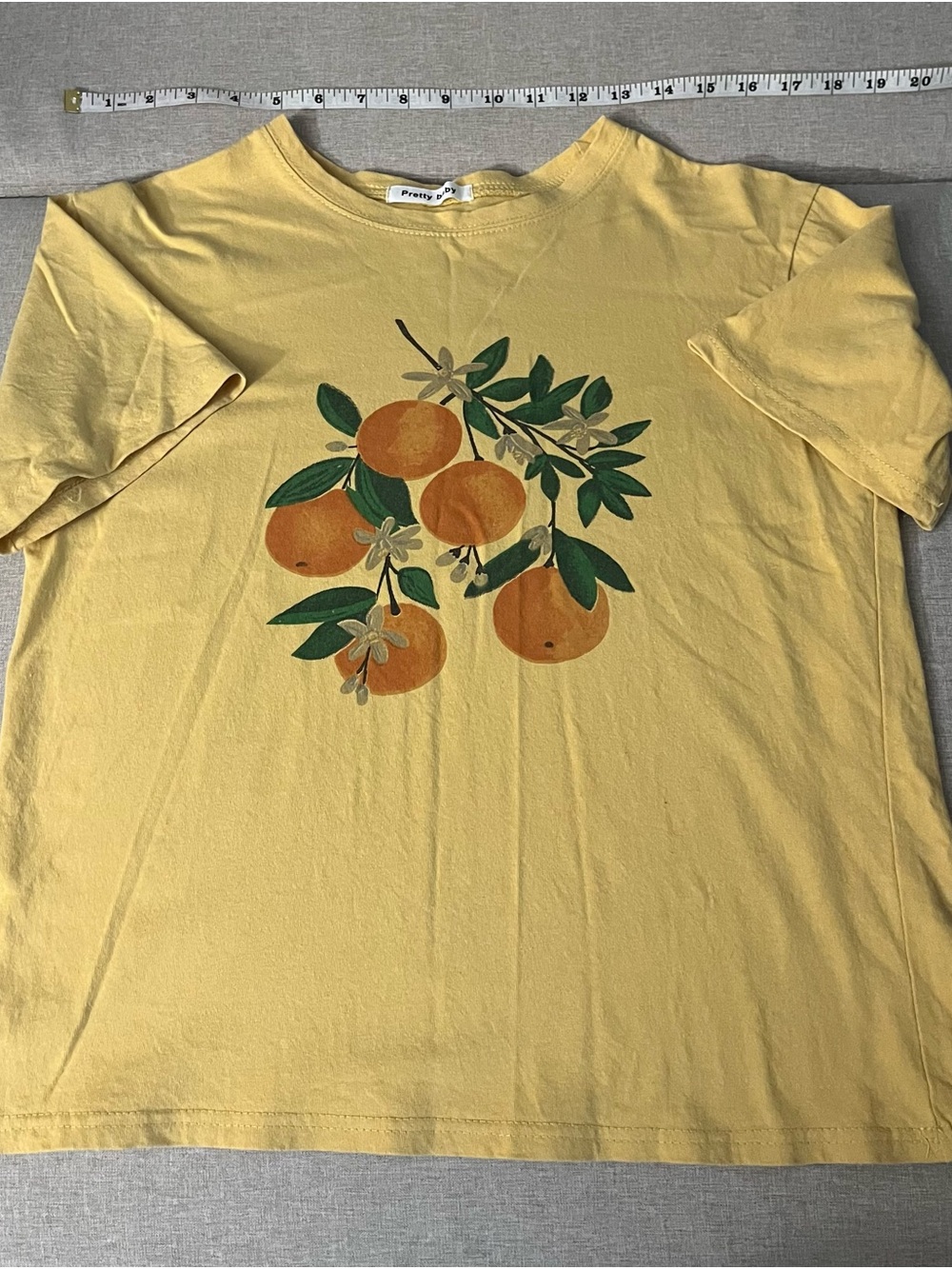 T-shirt with oranges graphic